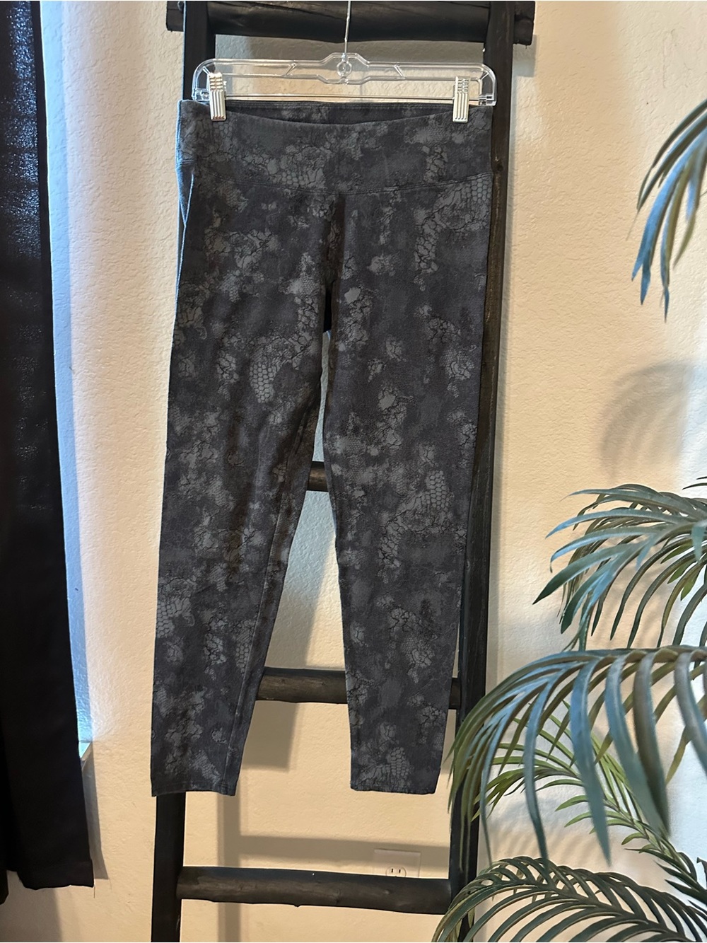 Calvin Klein Black Grey Patterned Leggings